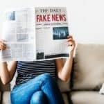 Jak znaleźć prawdę w internecie pełnym fake news